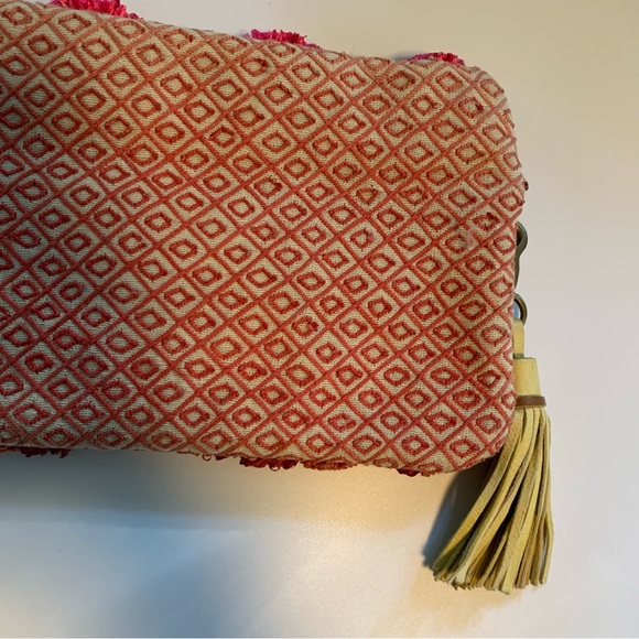 Jasper & Jeera Embroidered Zip Clutch Raffia Pom Pom Yellow Leather Tassel - Picture 9 of 12
